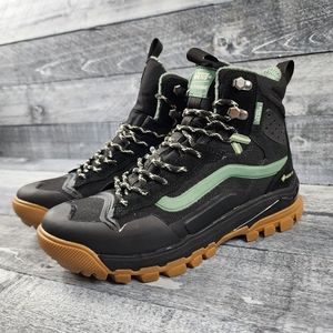Sold New Vans MTE-3 Ultra Range Exo Gore-Tex Size 8